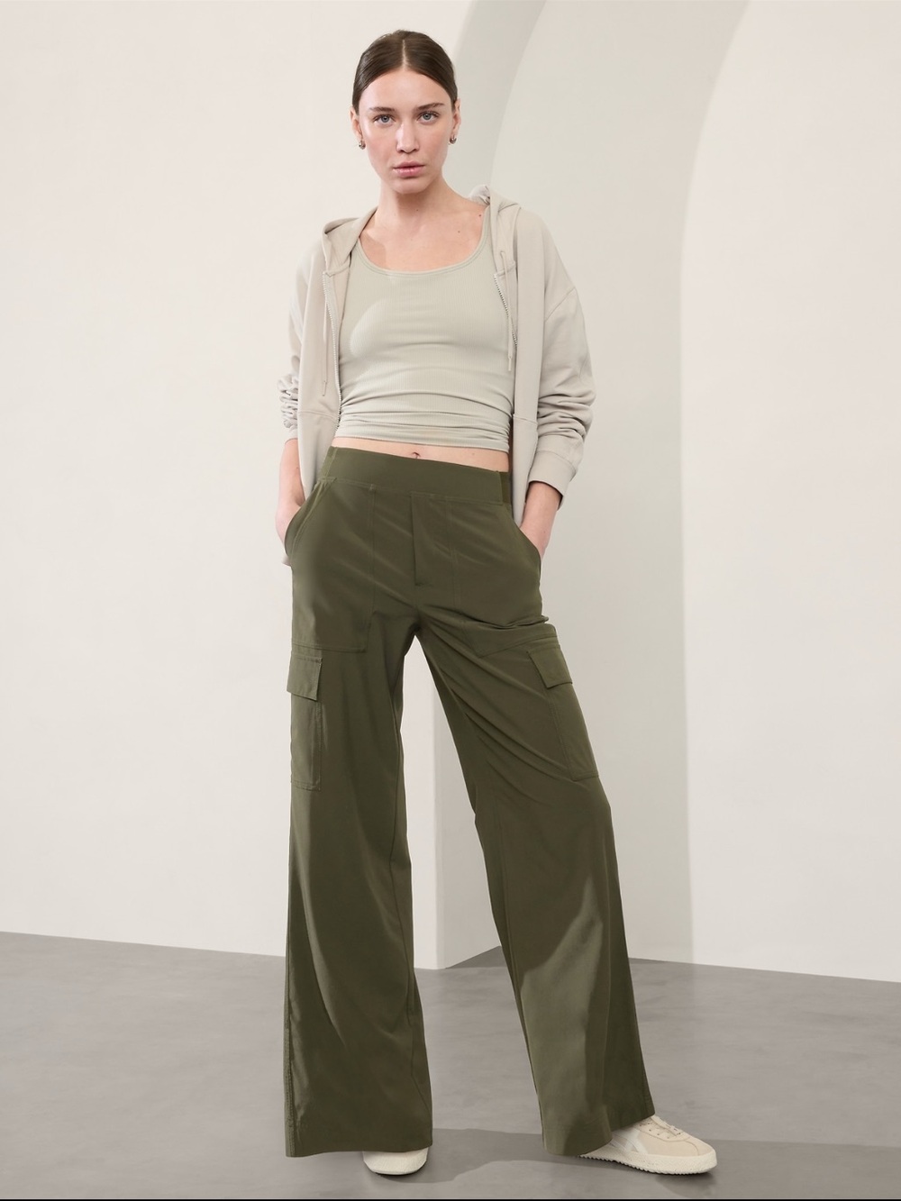 Athleta Brooklyn Heights High Rise Cargo Pants Olive Green Size 8P Casual